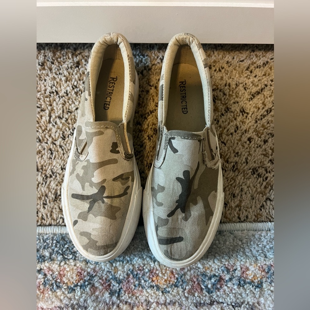 women’s shoes